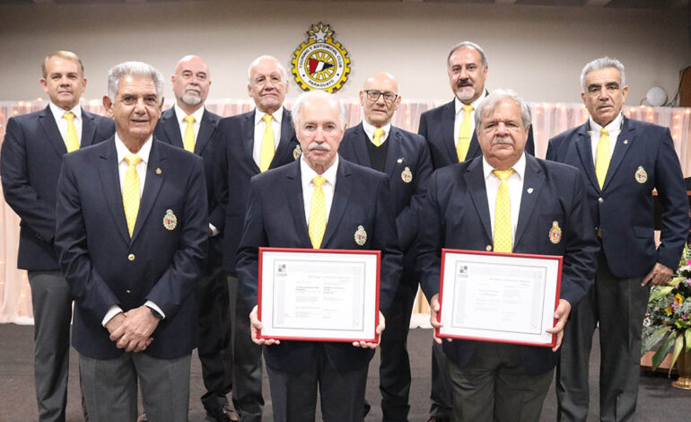 El Touring Club celebra sus 99 años condecorando a nuevos socios